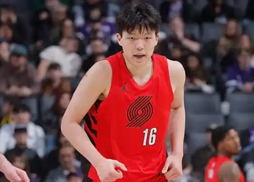 开云电竞官网-杨瀚森又进步了！把控篮板，内外防守能干扰对手，勾手没进是遗憾